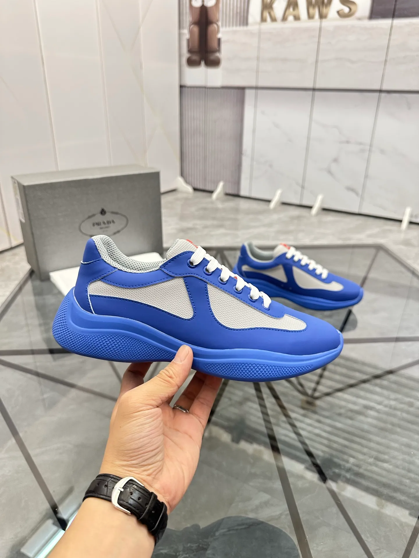 Men's shoes: 💰P360¥ Product trademark: Prada *"Prada*" low-top casual shoes Regular size: 35-47 (can be customized to 48) couple style Product materials: imported silk leather upper, breathable lining, original outsole. Number: 943